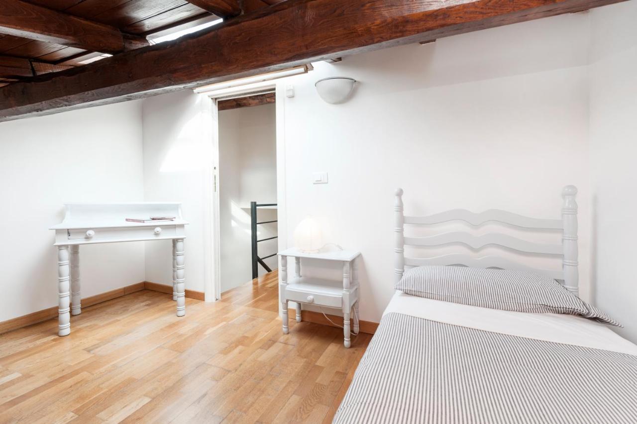 Charming Patio House In San Lorenzo Apartment