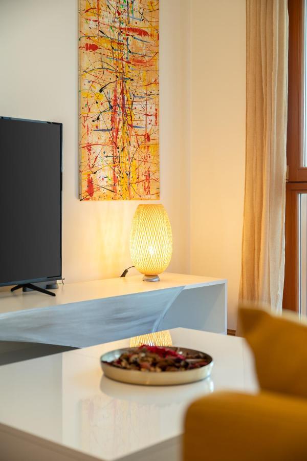 Amsterdam Design + Posto Auto Apartment Rome