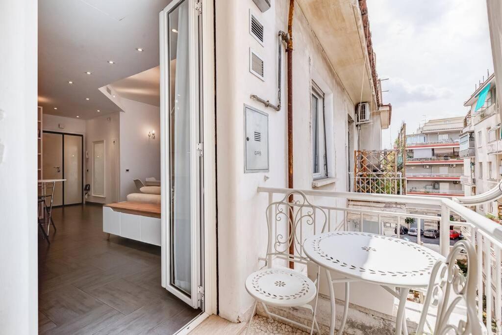 Apartment Violin Key House *