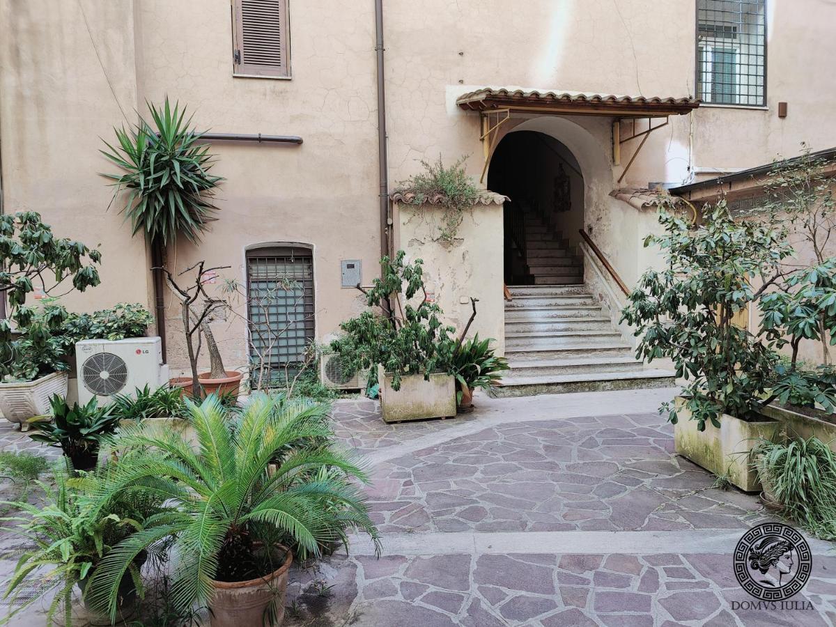 Domus Iulia - Colosseo Affittacamere