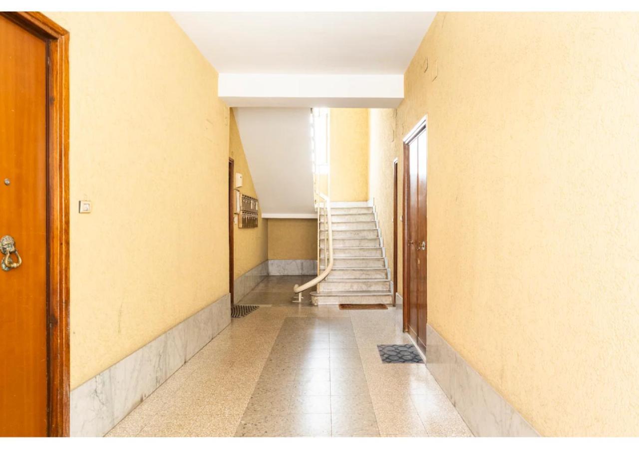 Tina's House - Bright And Near Metro C Apartamento