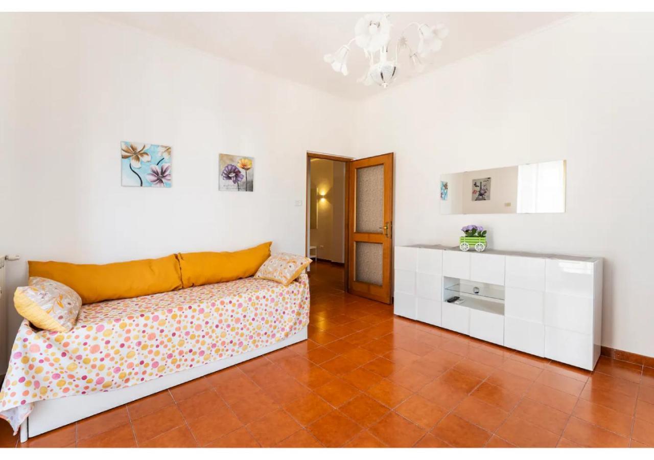 Tina's House - Bright And Near Metro C Apartamento *