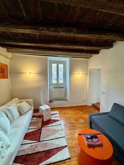 Casa Cristina In Piazza Farnese * Rome