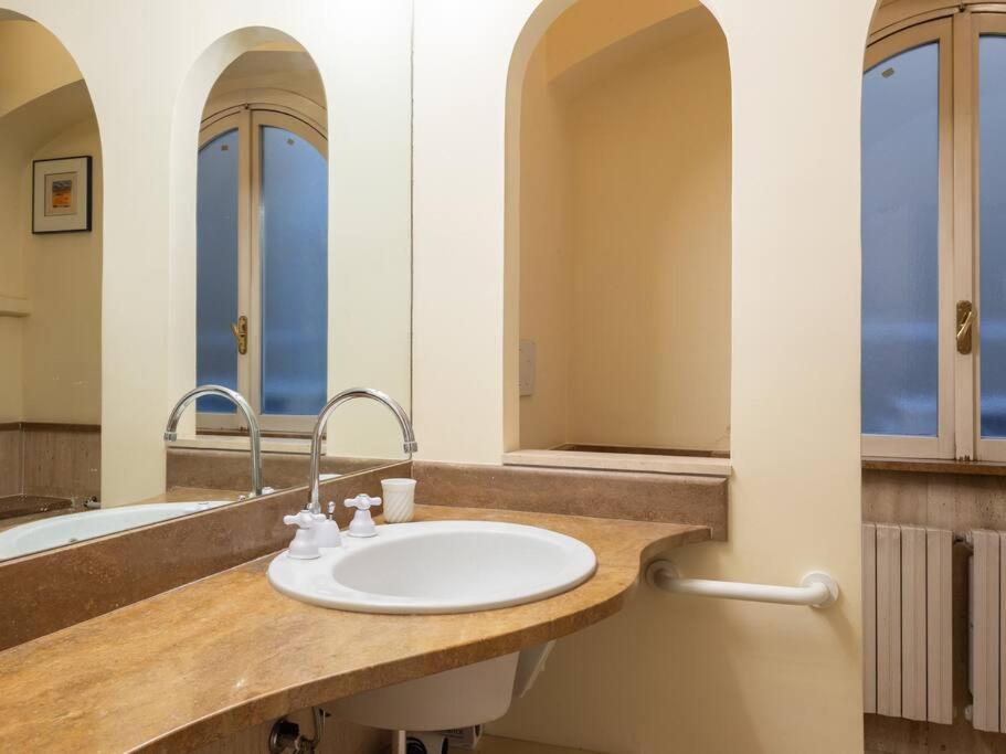 Porta Pia Elegant Two Bedroom Roma