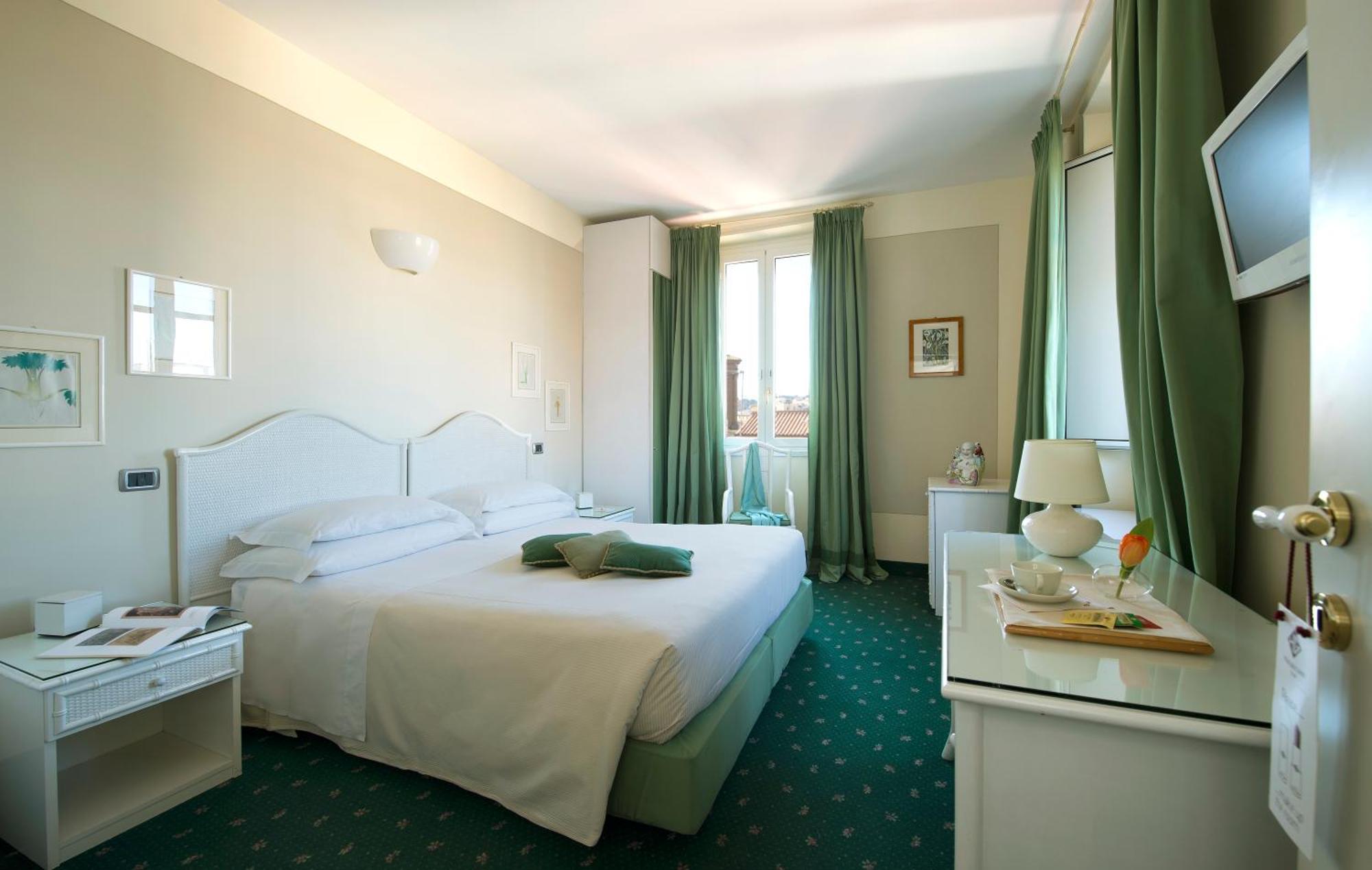Hotel Gregoriana 3*