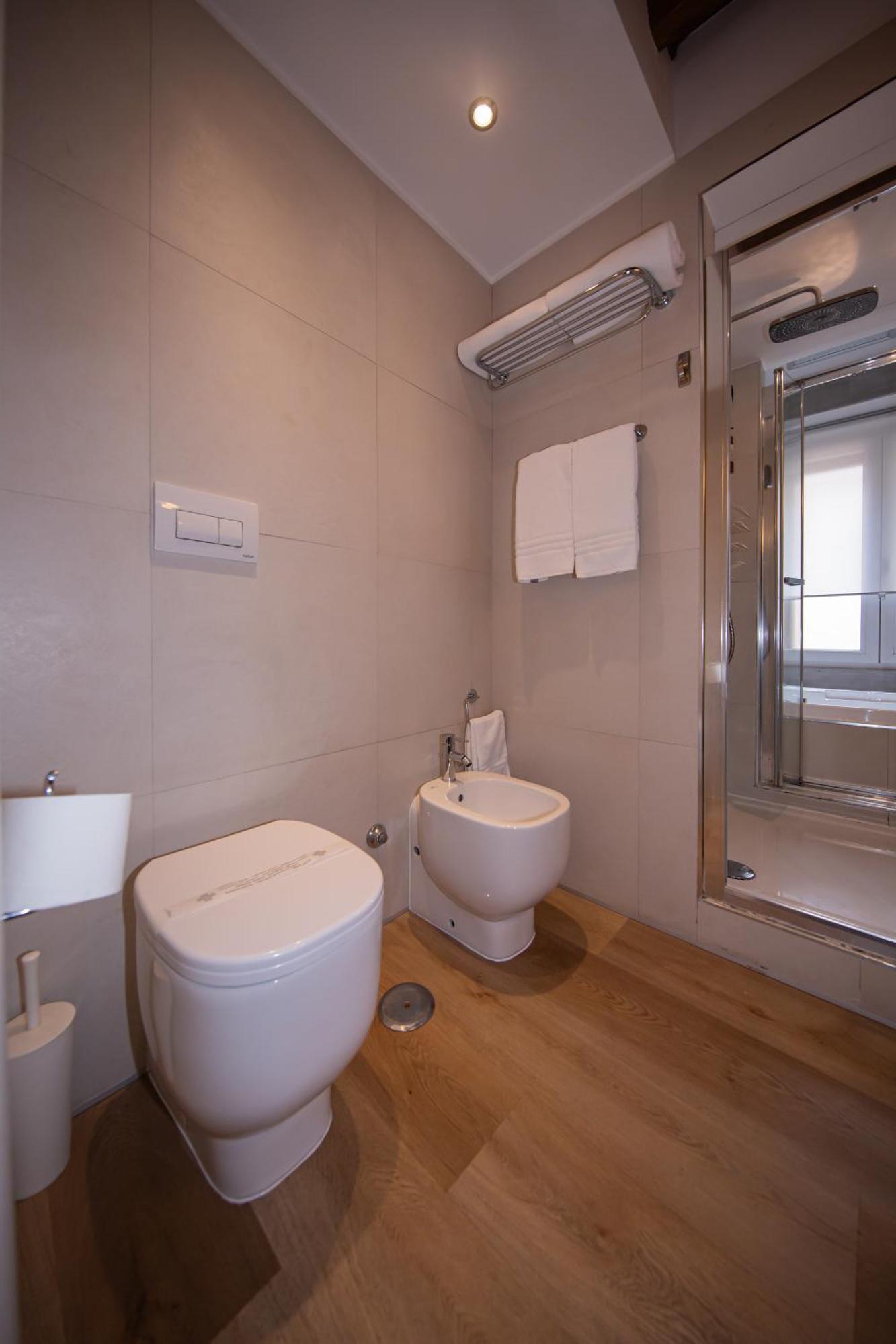 Town House Spagna- Luxury With Jacuzzi Bath Gasthuis