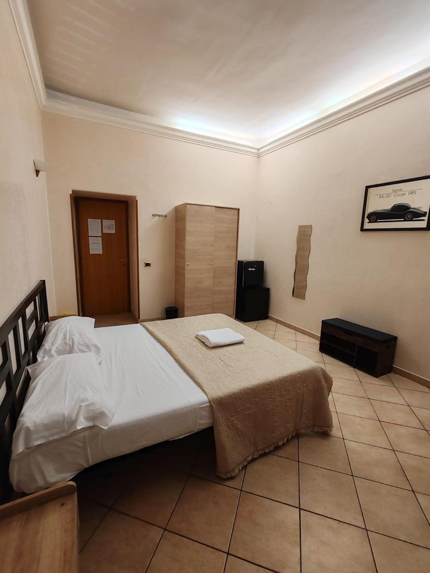 Piazza Ragusa 3* Rome
