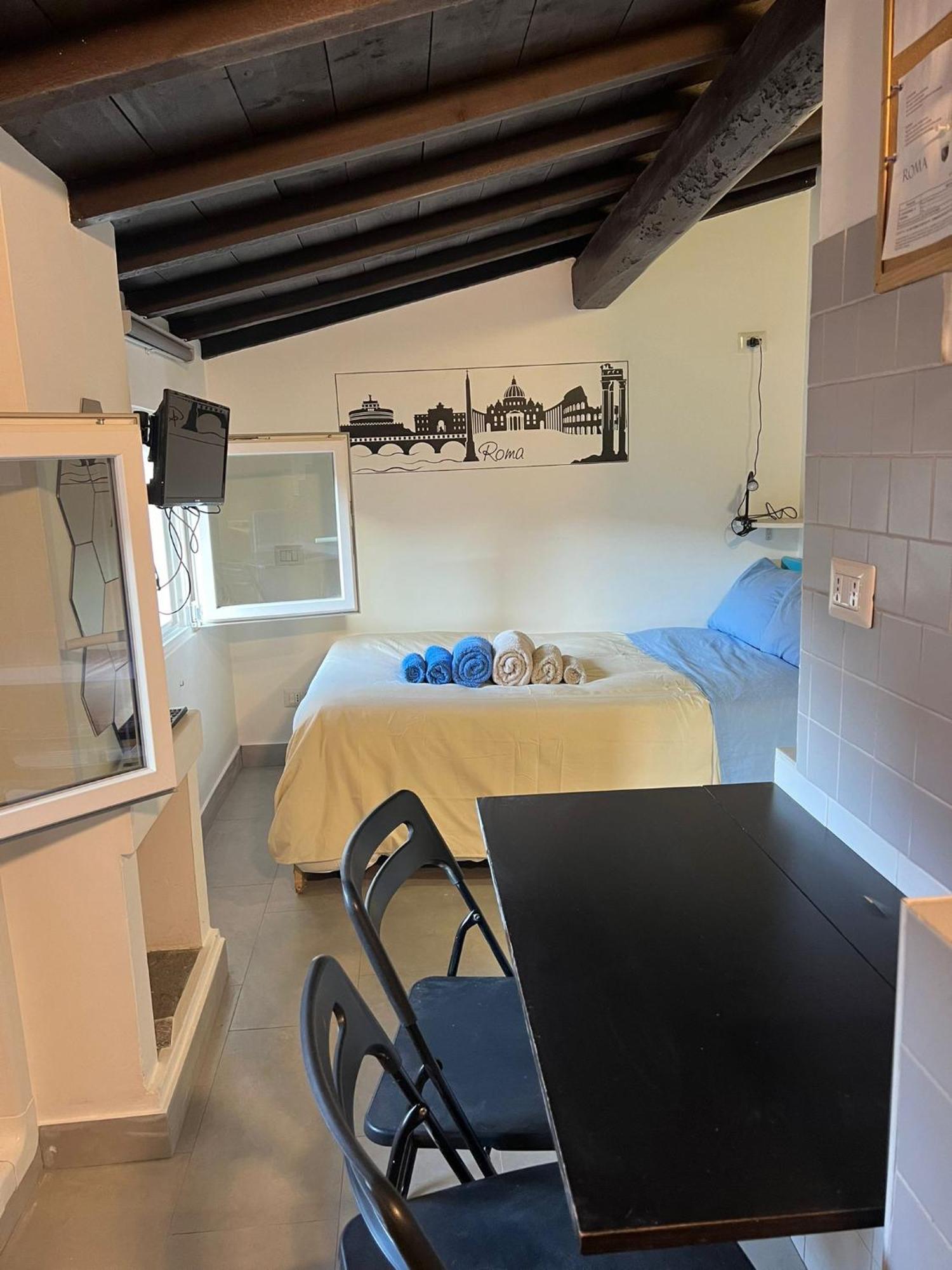 Monolocale Trastevere Locato Per Finalita Turistiche Apartment