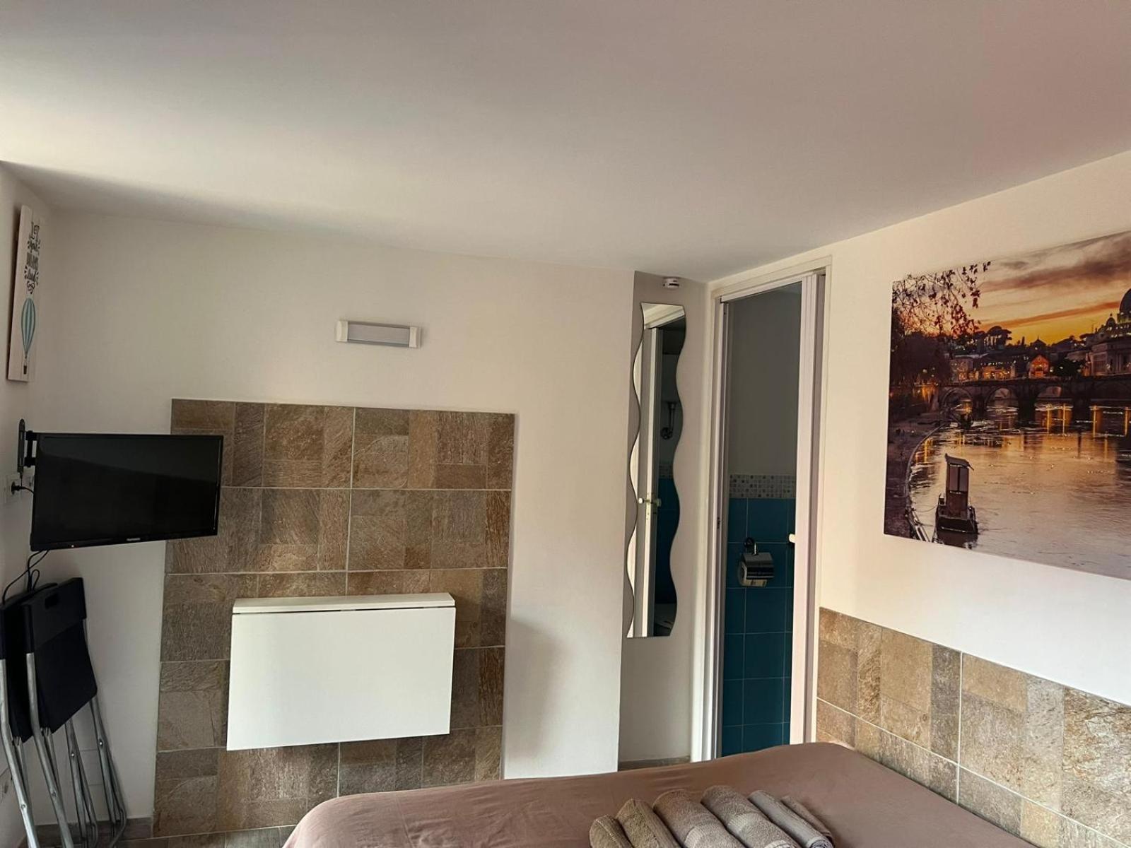 Monolocale Trastevere Locato Per Finalita Turistiche Apartment *