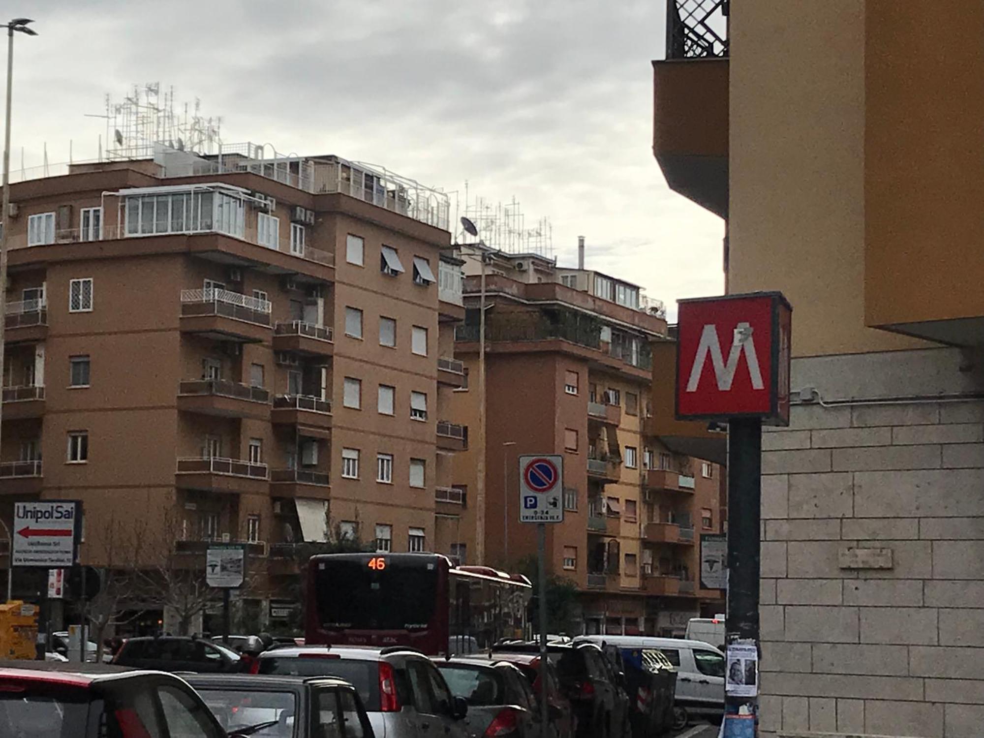 Perla Vaticana - Metro Cornelia Apartment *