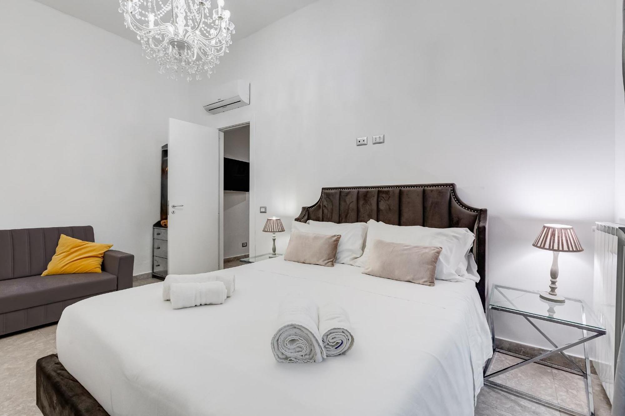 Crystal Trevi Fountain - Romedreamhome *