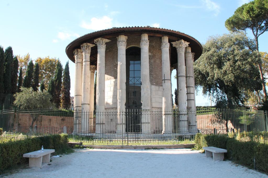 Domus Farnese * Roma