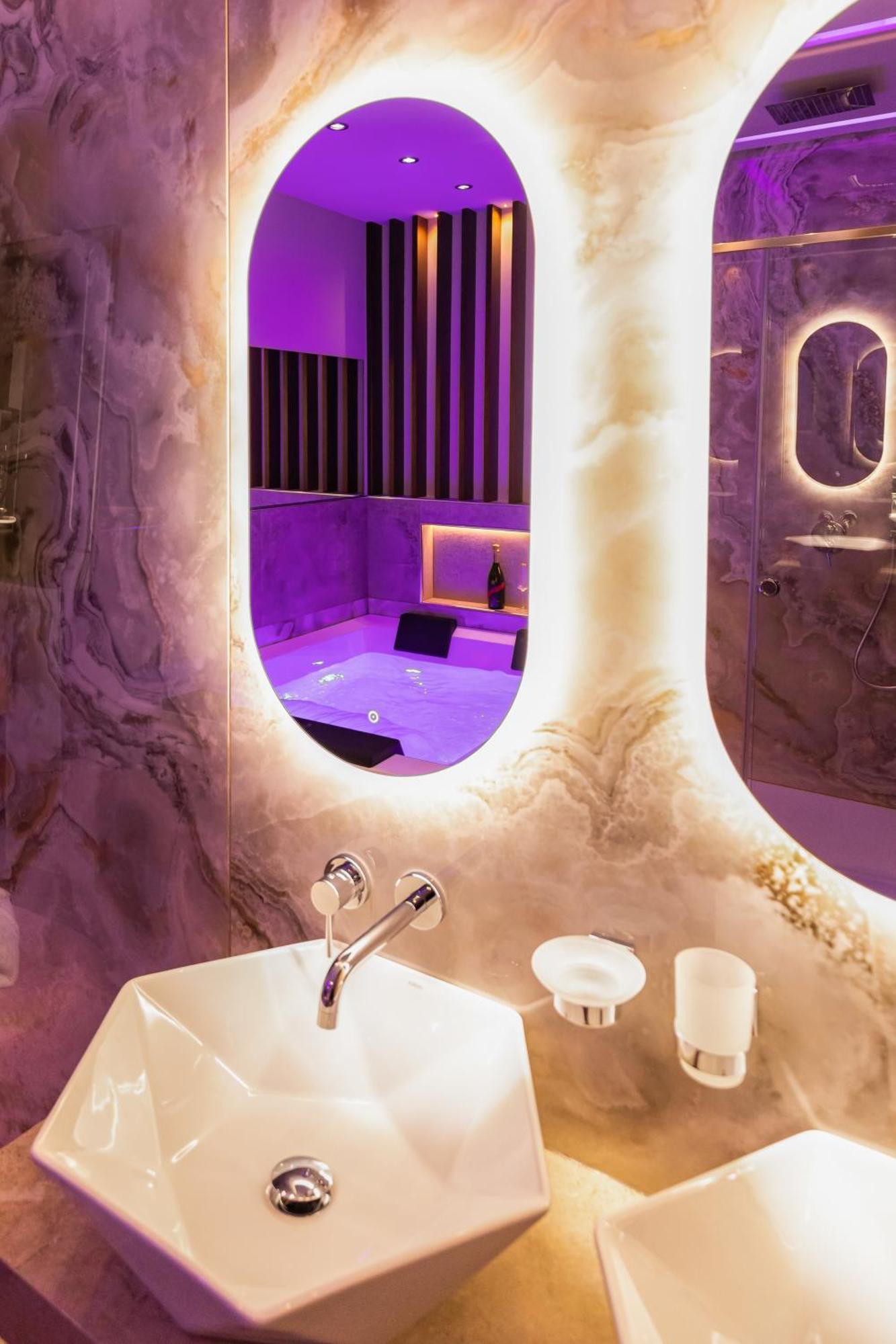 Albadea Deco&jacuzzi Guest house *