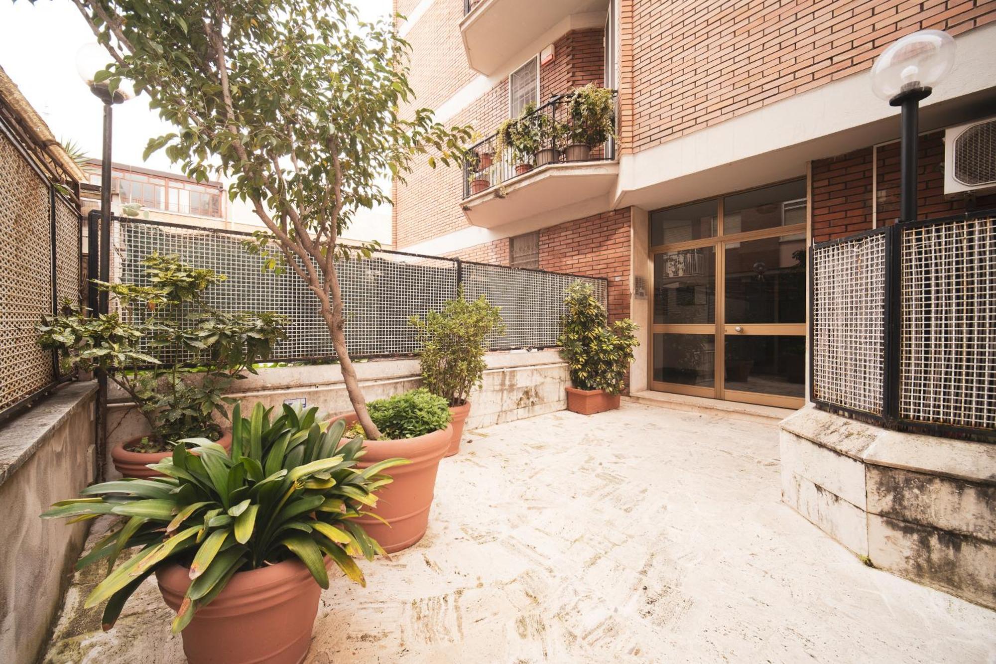 Apartment Hill Buddyrent's Rome