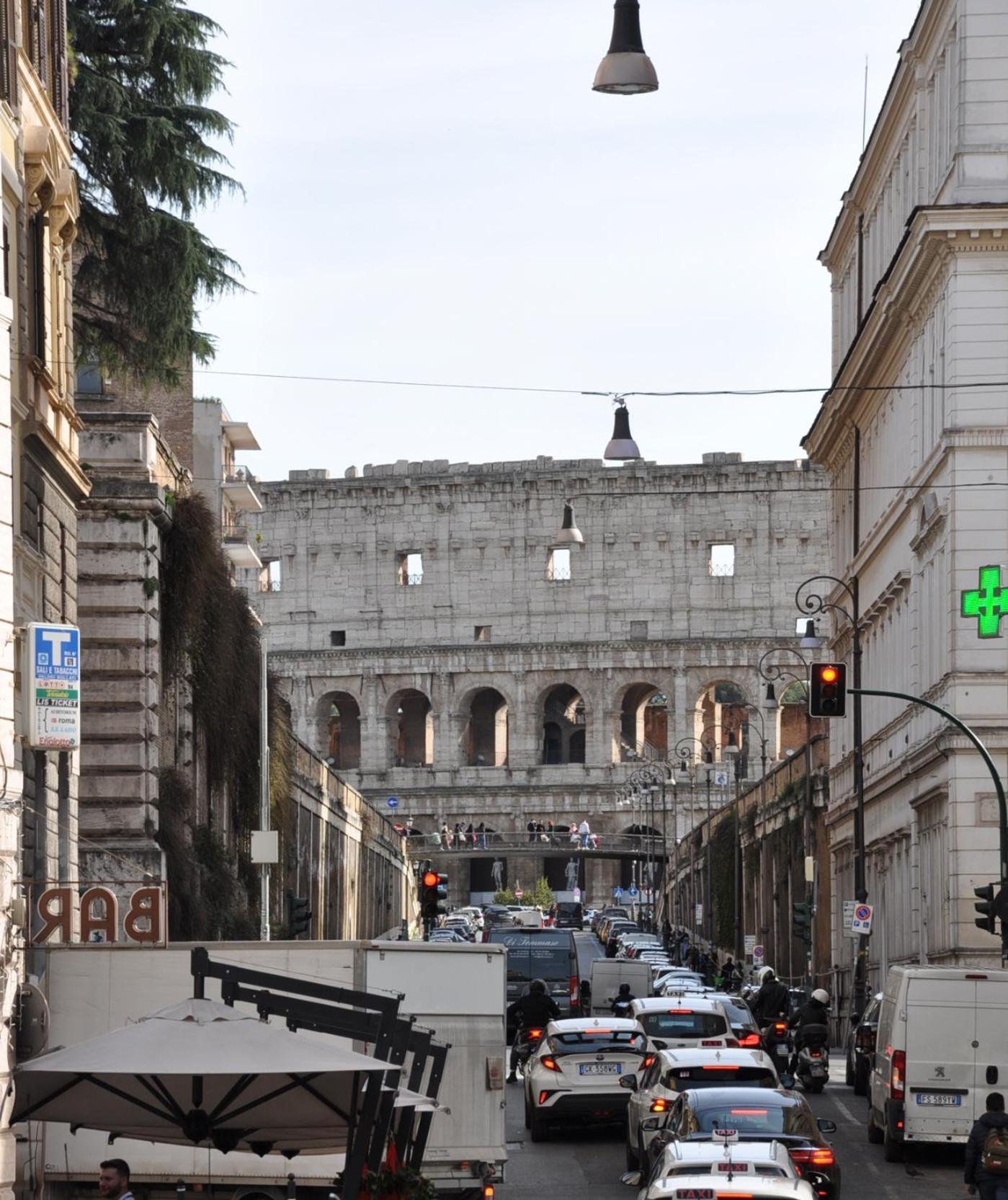 Colosseo Dan Rome
