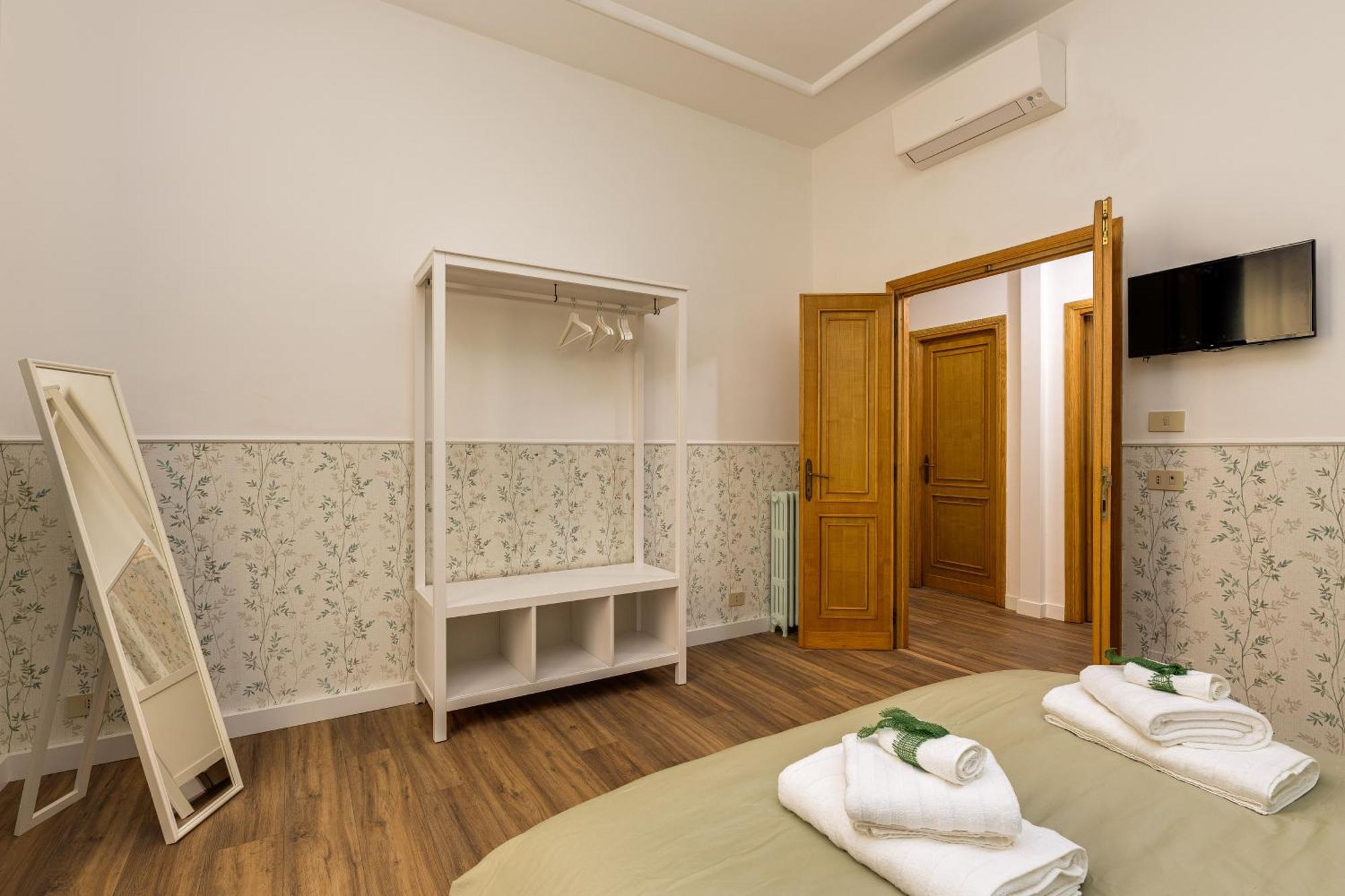 Giuliana Vatican Luxury