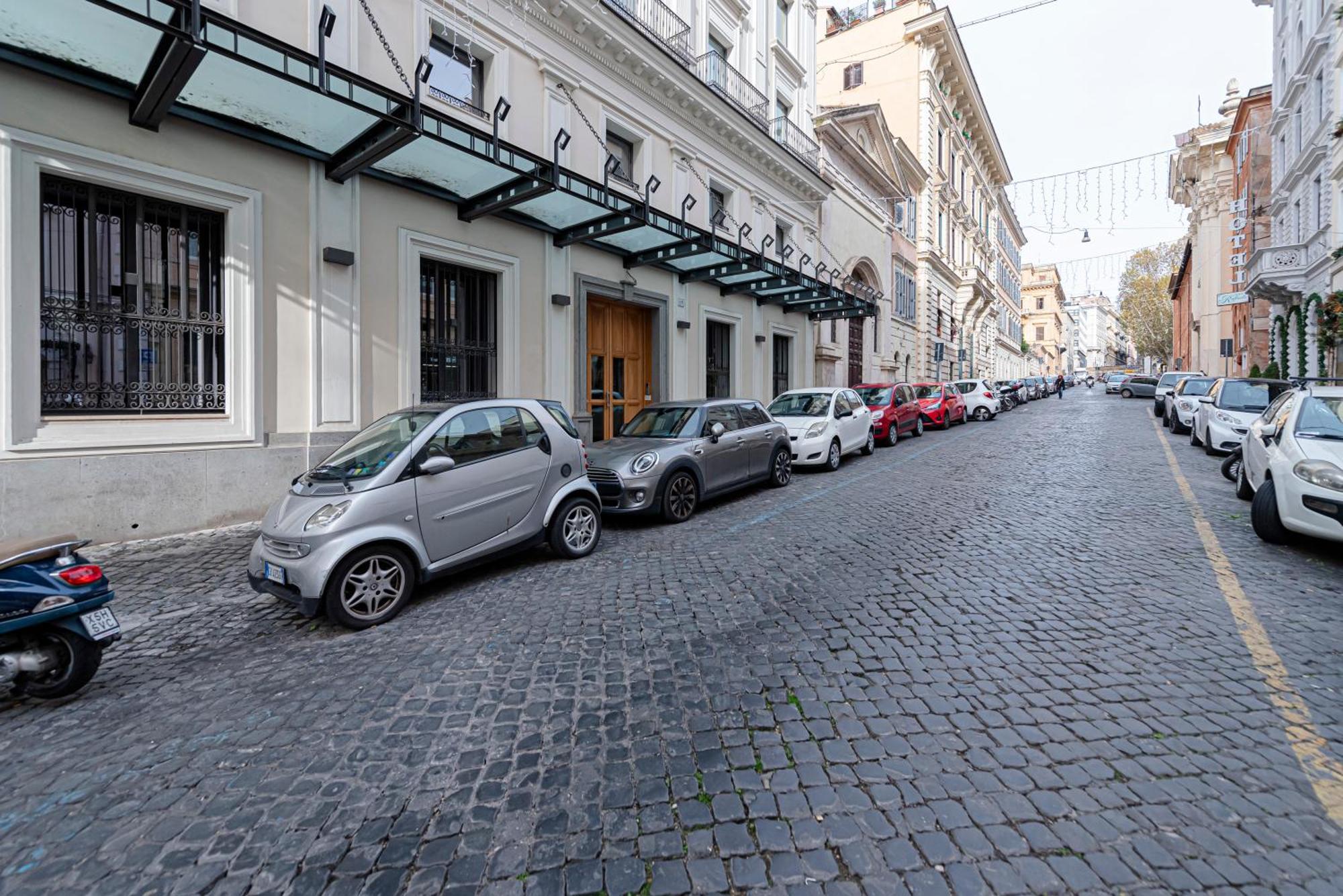Casa Malupa Luxury Apts. Colosseum Monti Apartment *