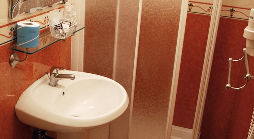 Caravaggio Hotel 3*