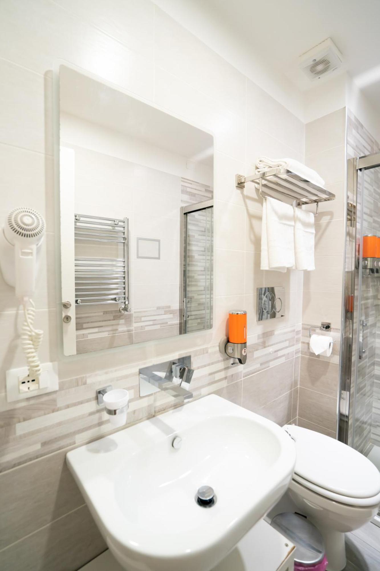Archi Di 3* Rome