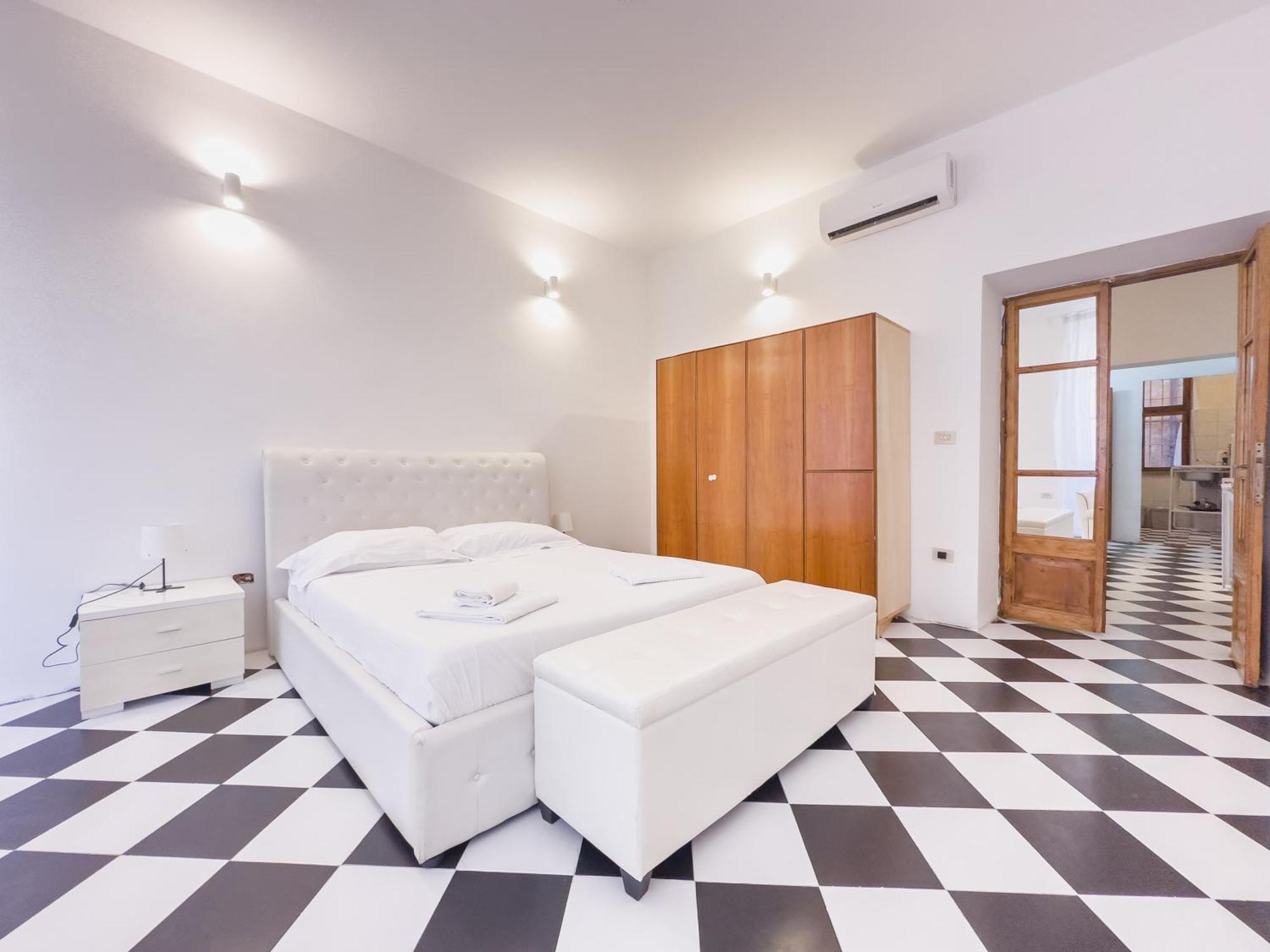 Casa Sant' Elena * Rome