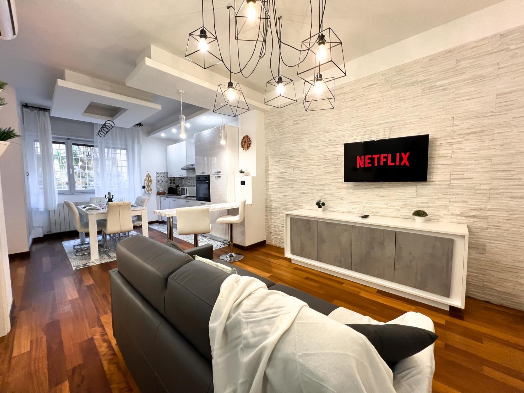 Appartement Unique House - 3 Bedrooms & 2 Bathrooms With 4 Beds - 100 Meters To The Metro A *