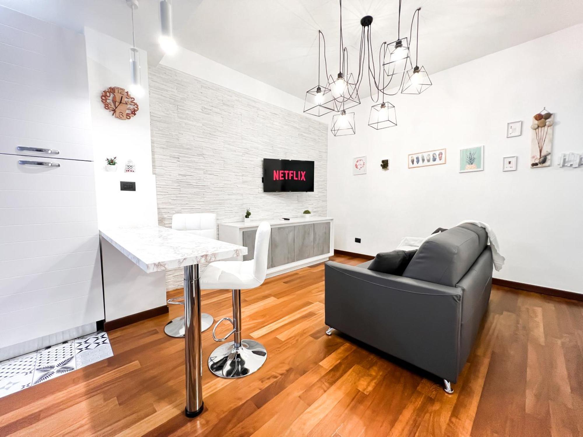 Appartement Unique House - 3 Bedrooms & 2 Bathrooms With 4 Beds - 100 Meters To The Metro A *