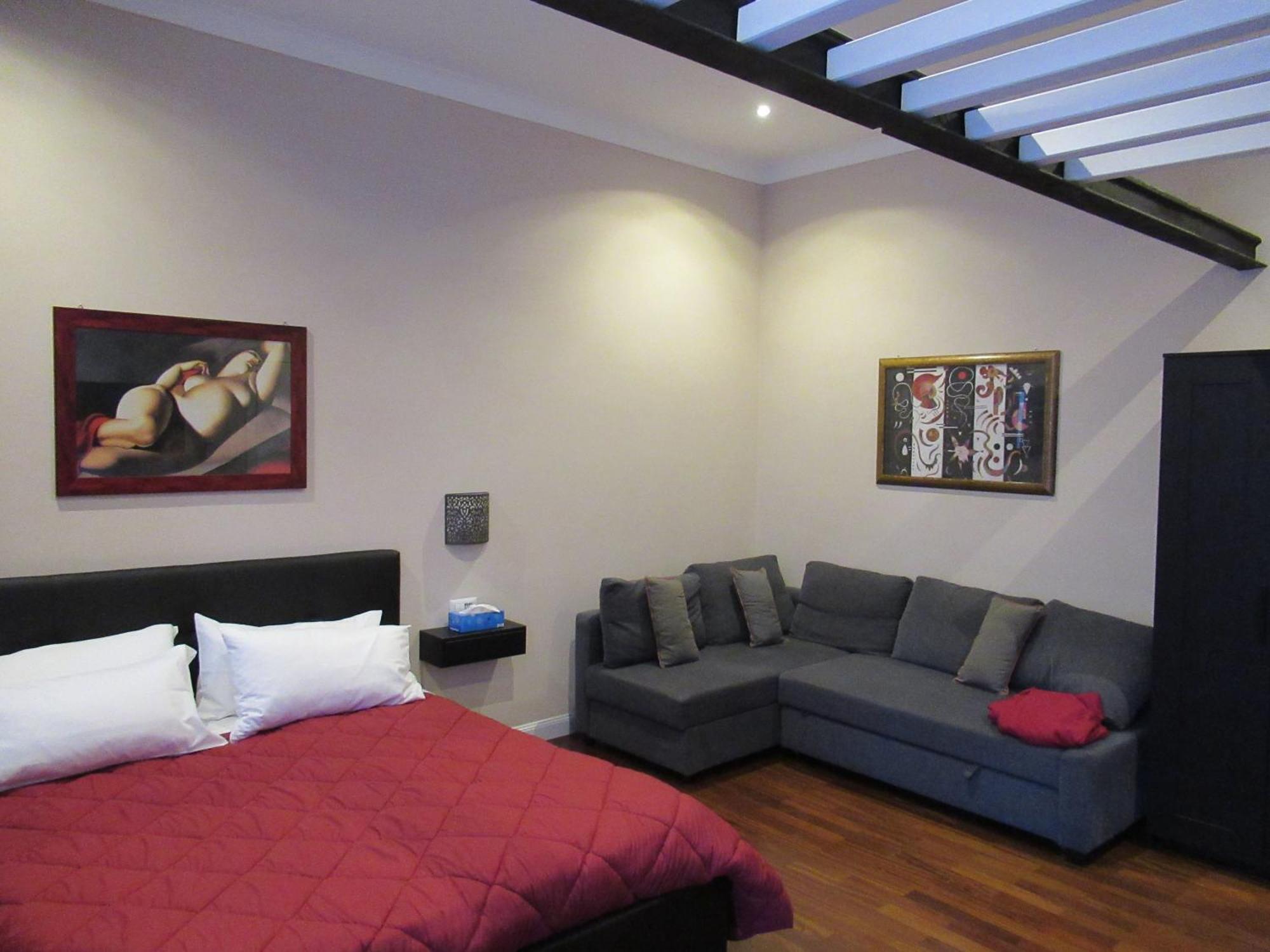 Imperial Forum Relais