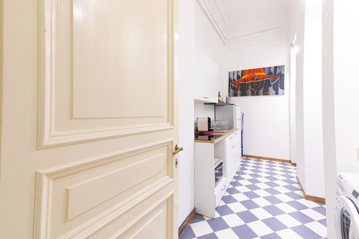 Antonelli Place * Rome