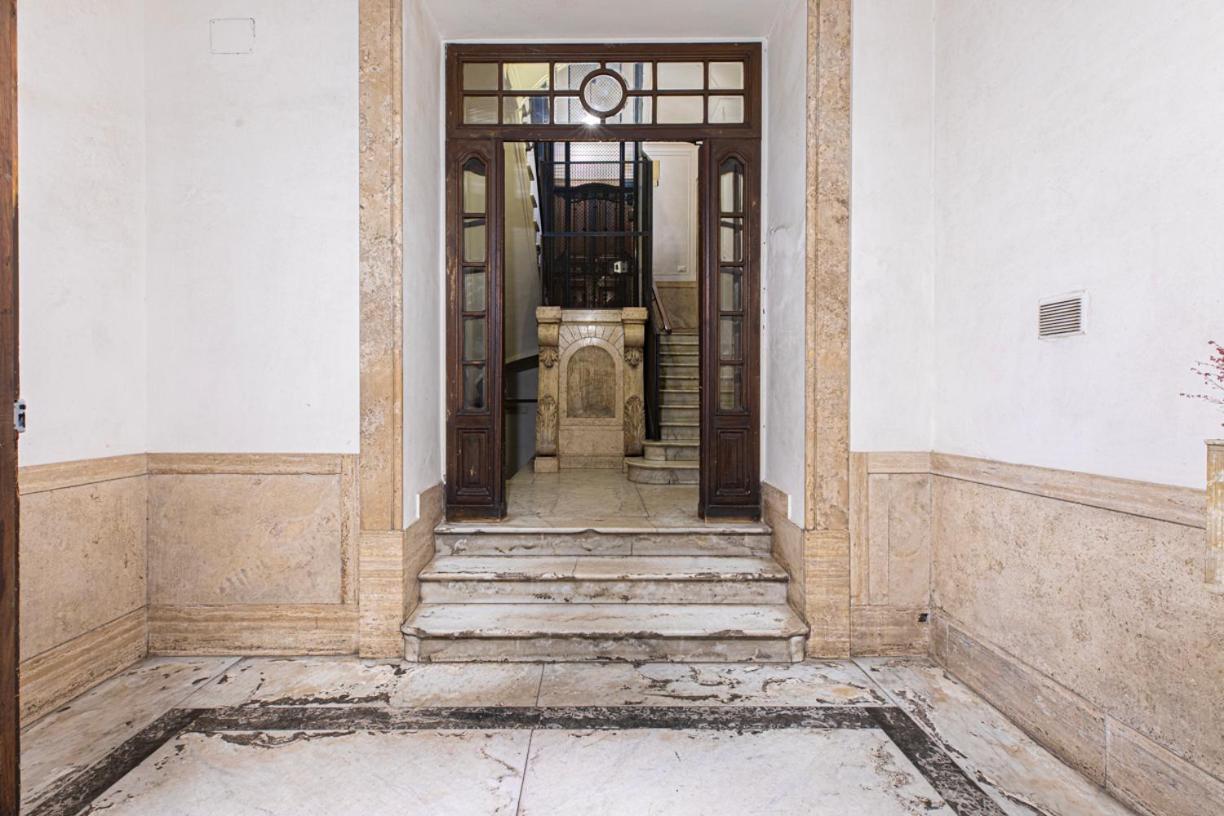 Antonelli Place * Rome