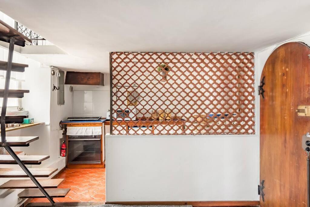 Trastevere Alley Apartment Rome
