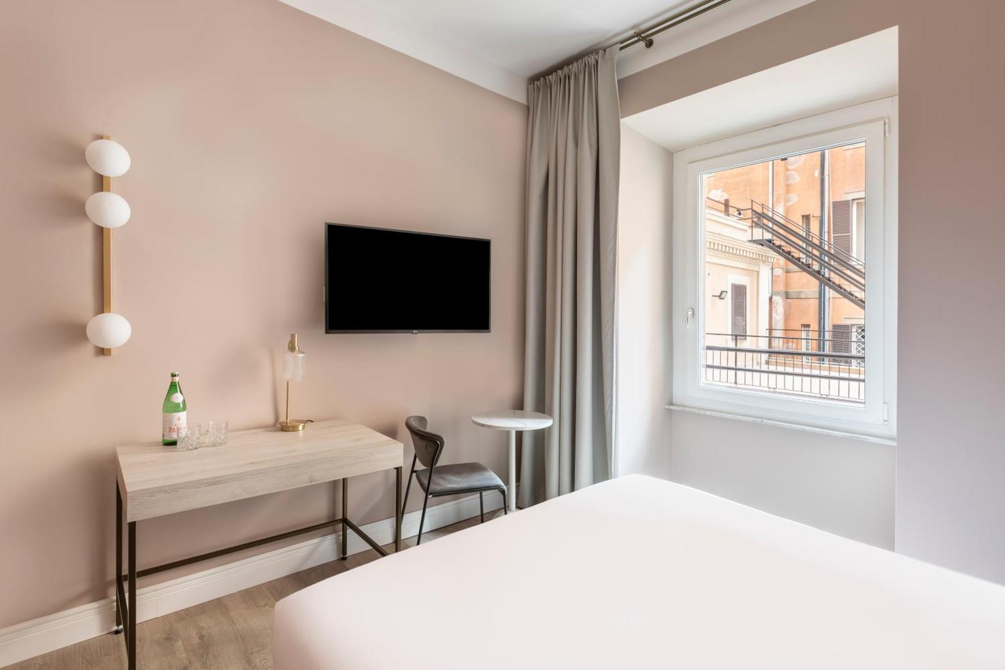 Numa Linea Aparthotel 3*