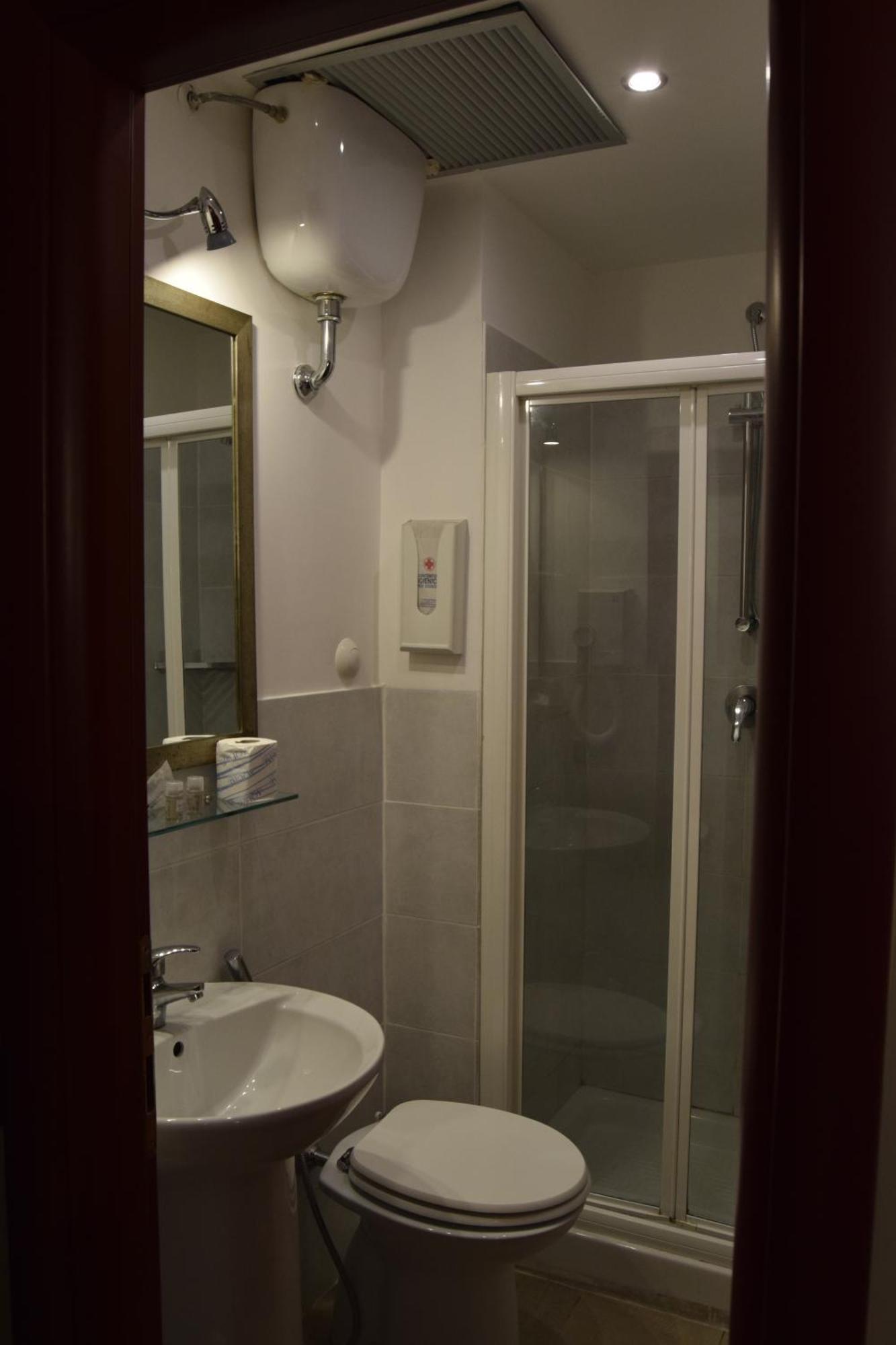 A San Pietro 3* Rome