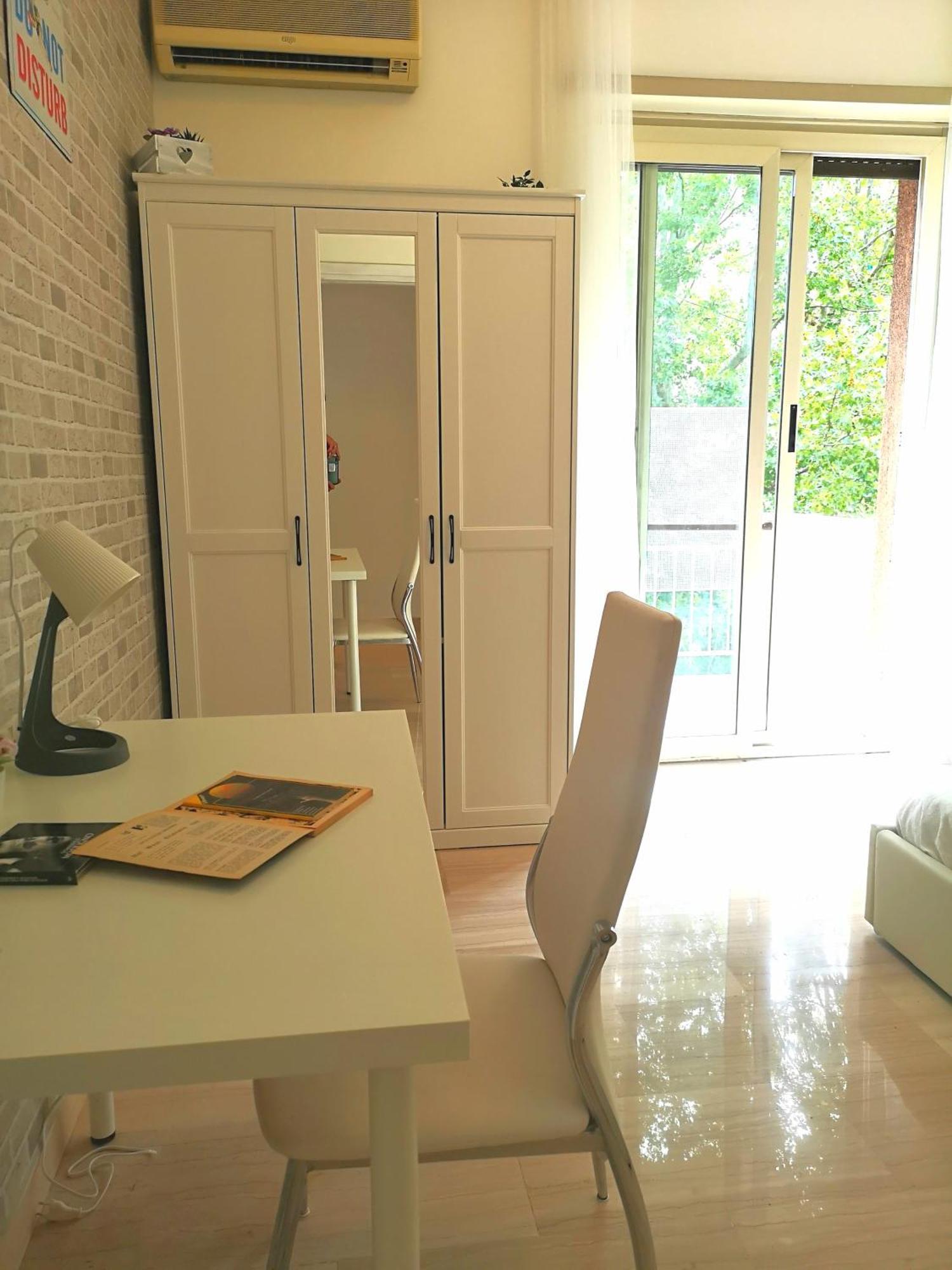 Apartment Dreams *