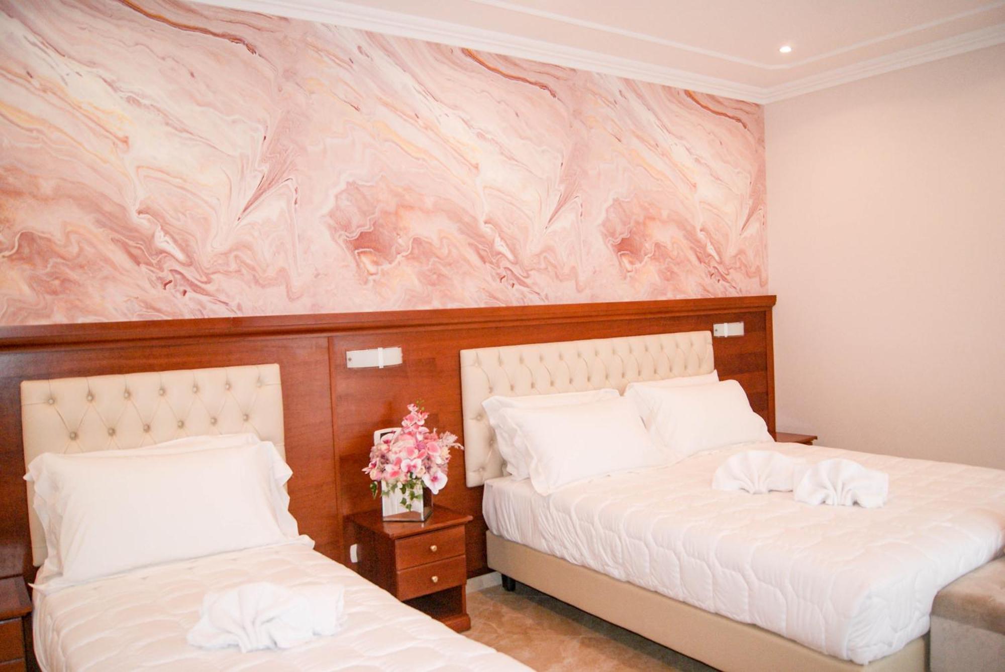 Esposizione Luxury Rome