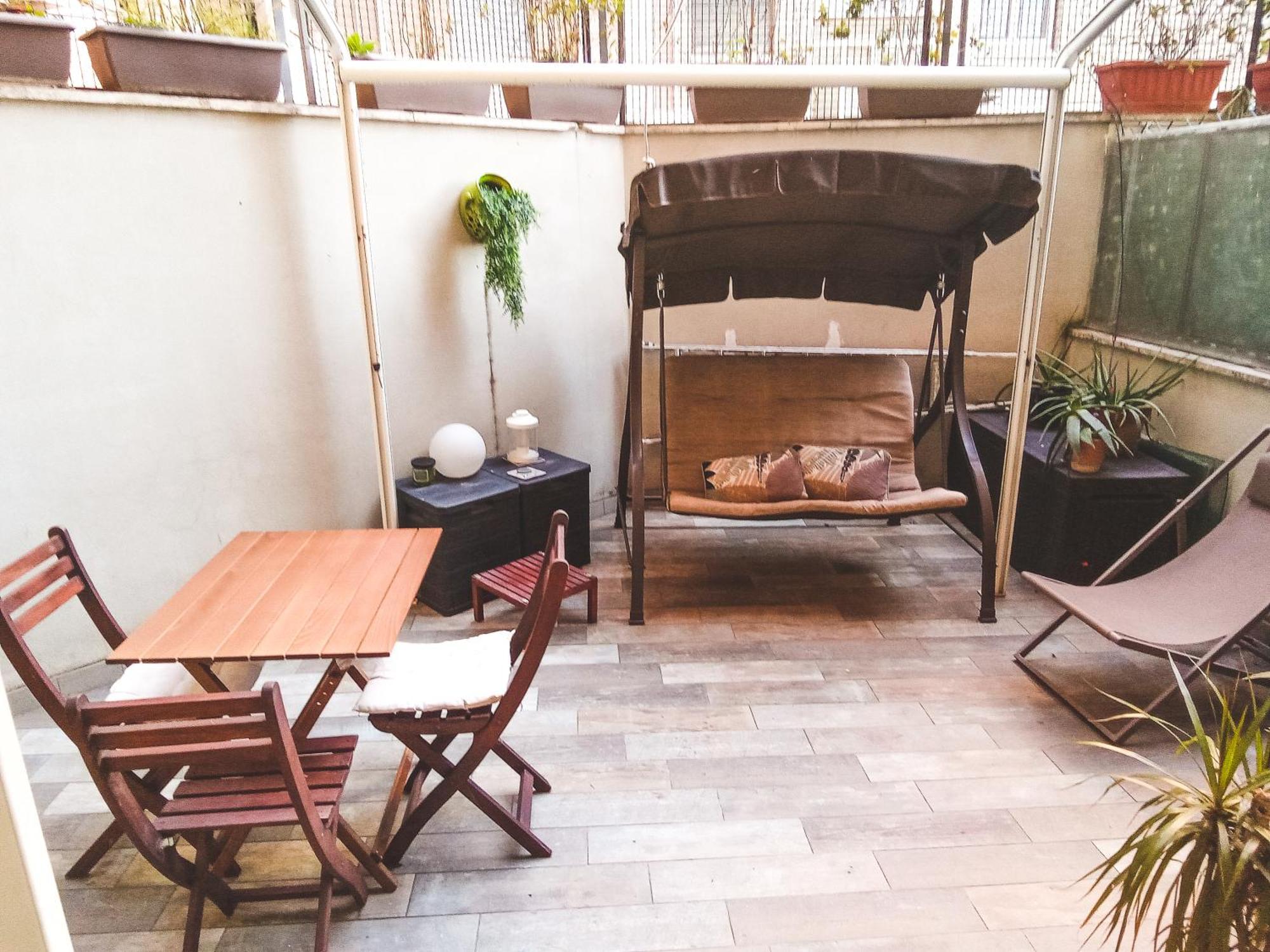 Cozy Flat With Terrace At Trastevere Train Station Appartement