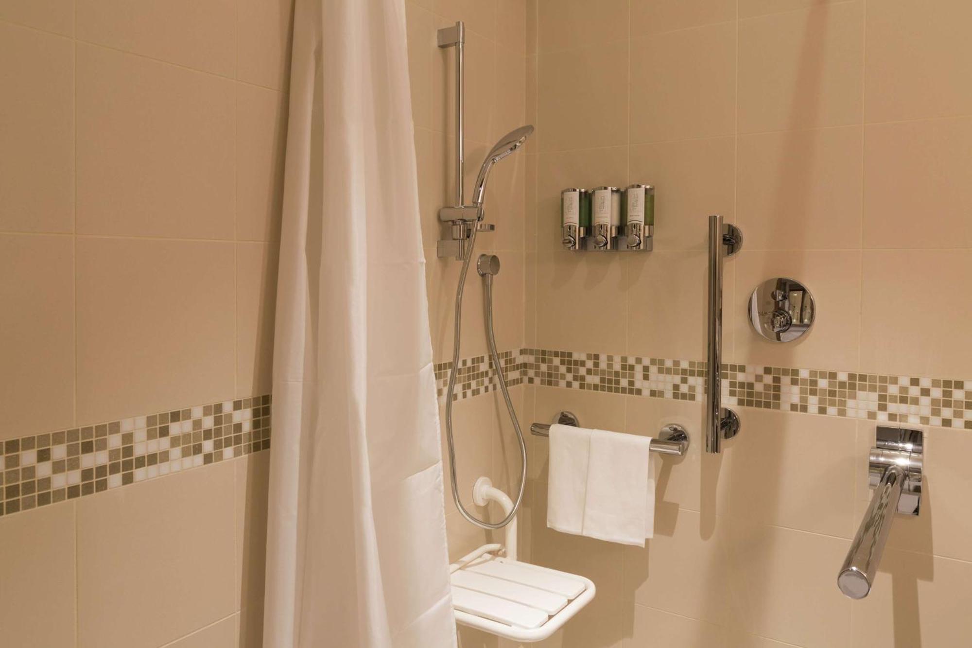 Hotel Hampton By Hilton East Rome