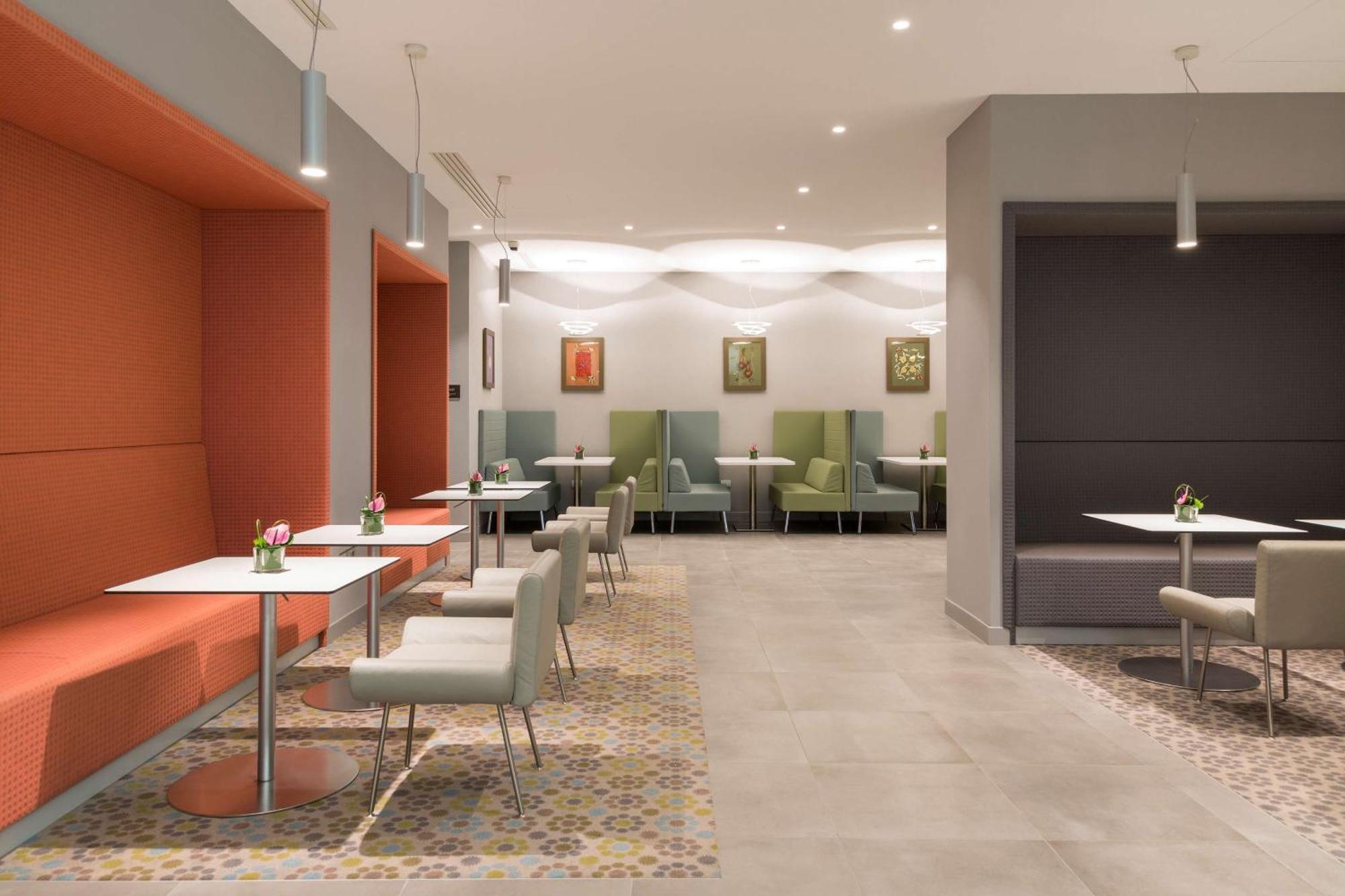 Hampton By Hilton East Rome