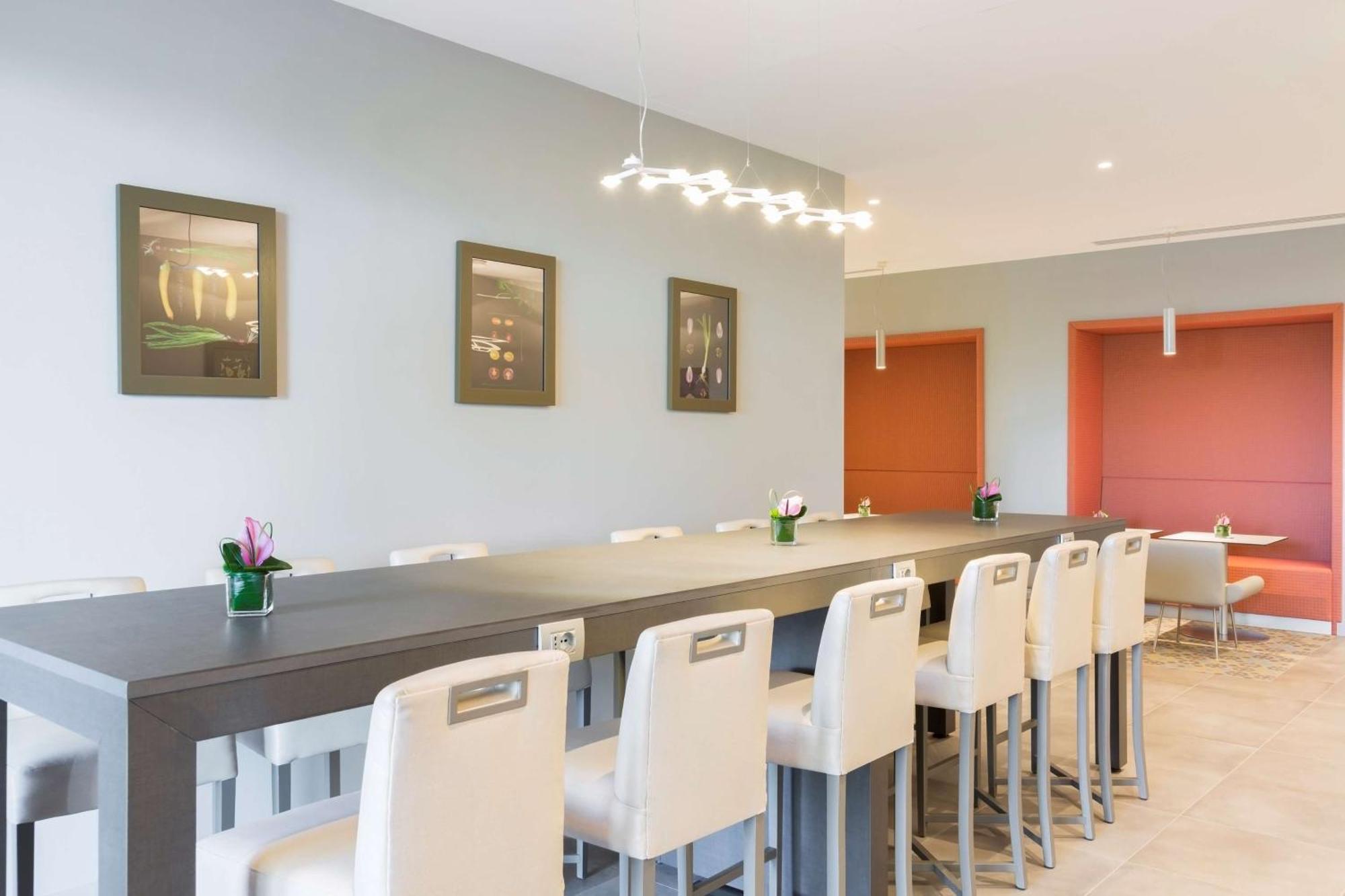 Hotel Hampton By Hilton East 3*