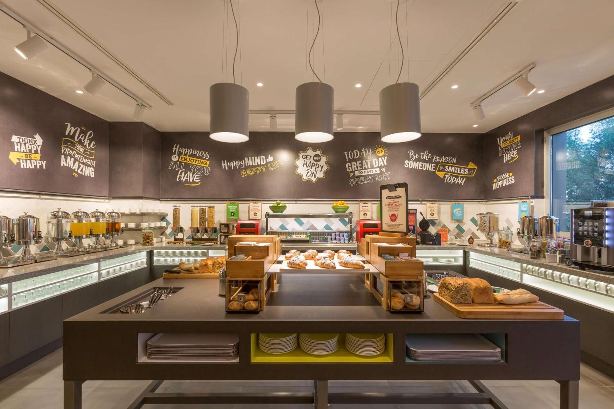 Hampton By Hilton East Hotel 3*