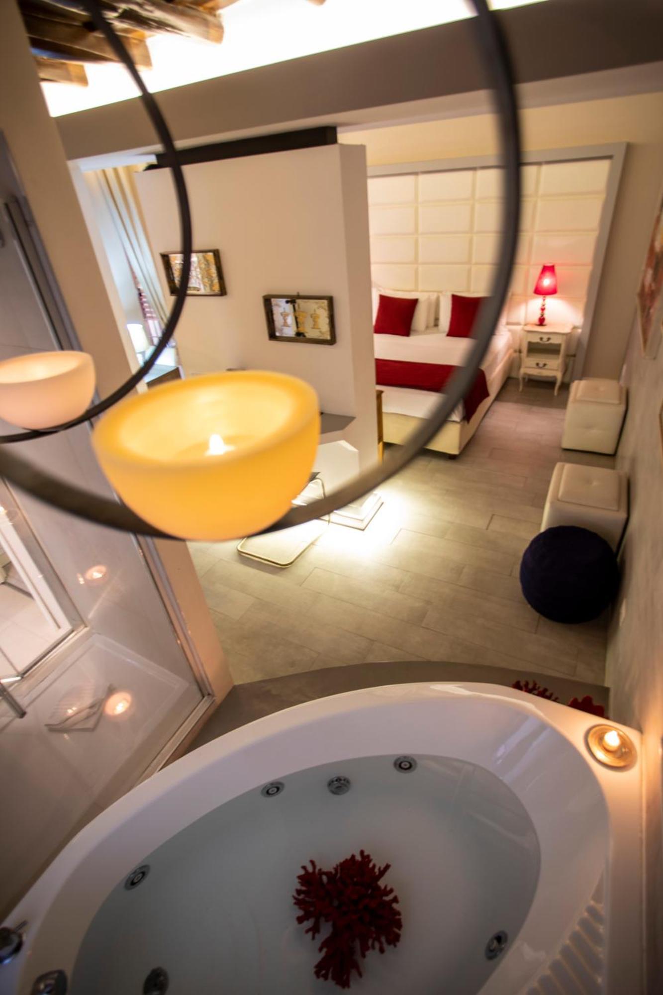 Town House Spagna- Luxury With Jacuzzi Bath Gasthuis