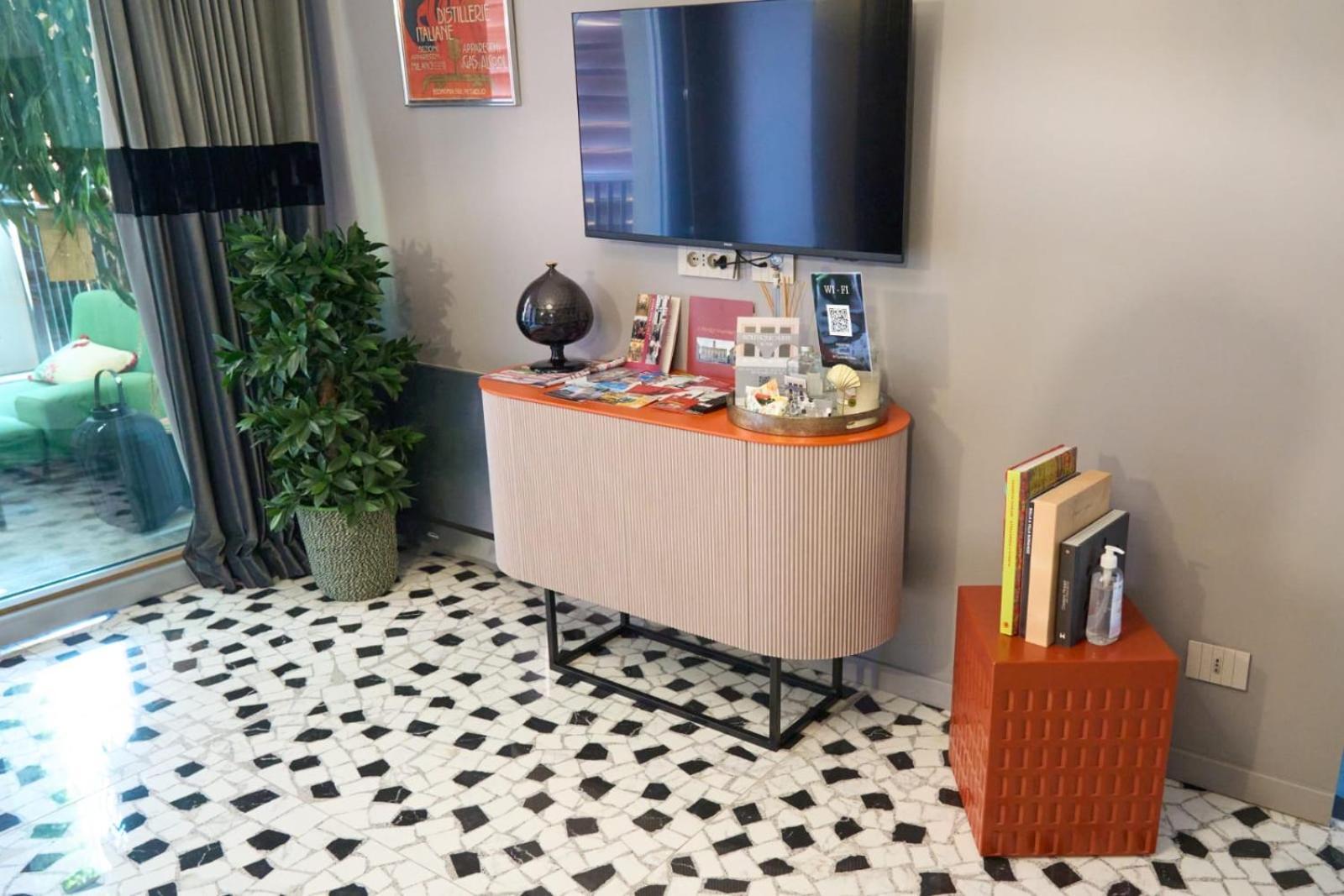 Trastevere Boutique With Gym And Steam Shower Apartment Rome