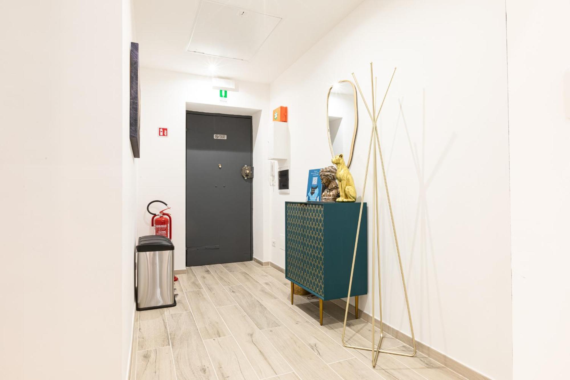 Trastevere Exclusive Three Bedroom - Collection *
