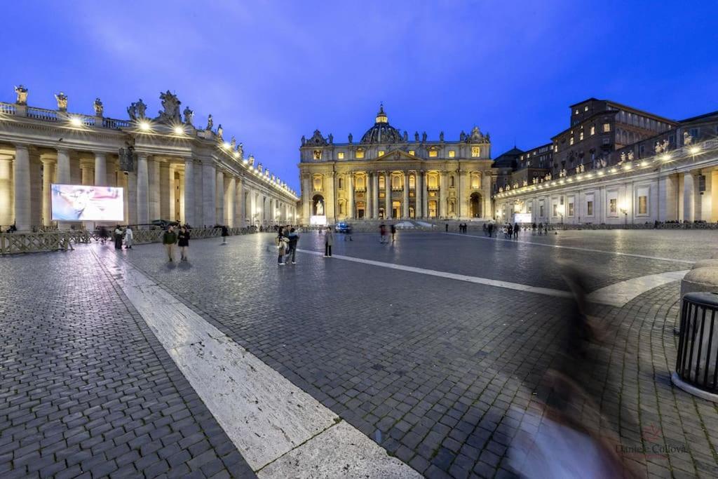 Lux Vatican In Front Of Saint Peter! Rome