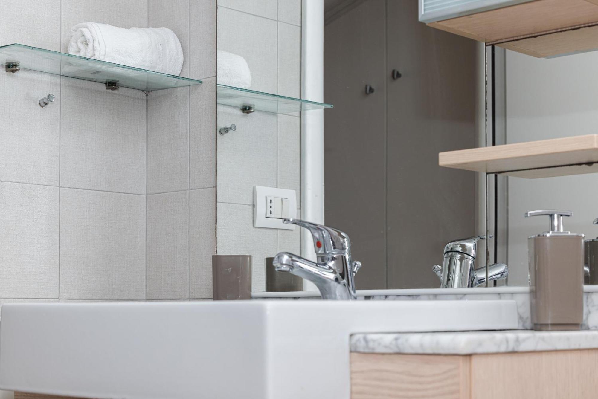Casetta Ginevra - Close To Metro C Apartment