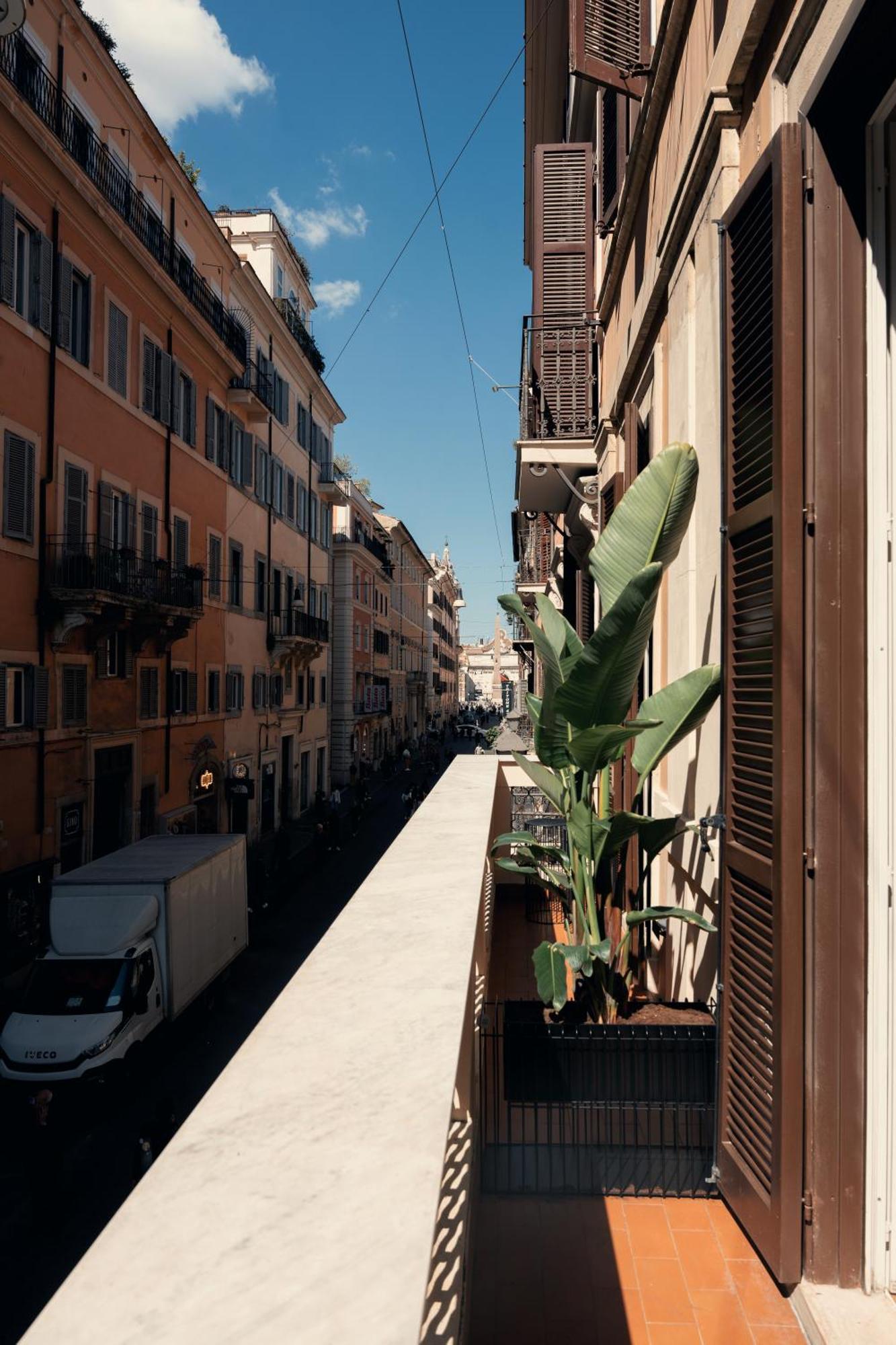 The Flow - Via Del Corso * Rome