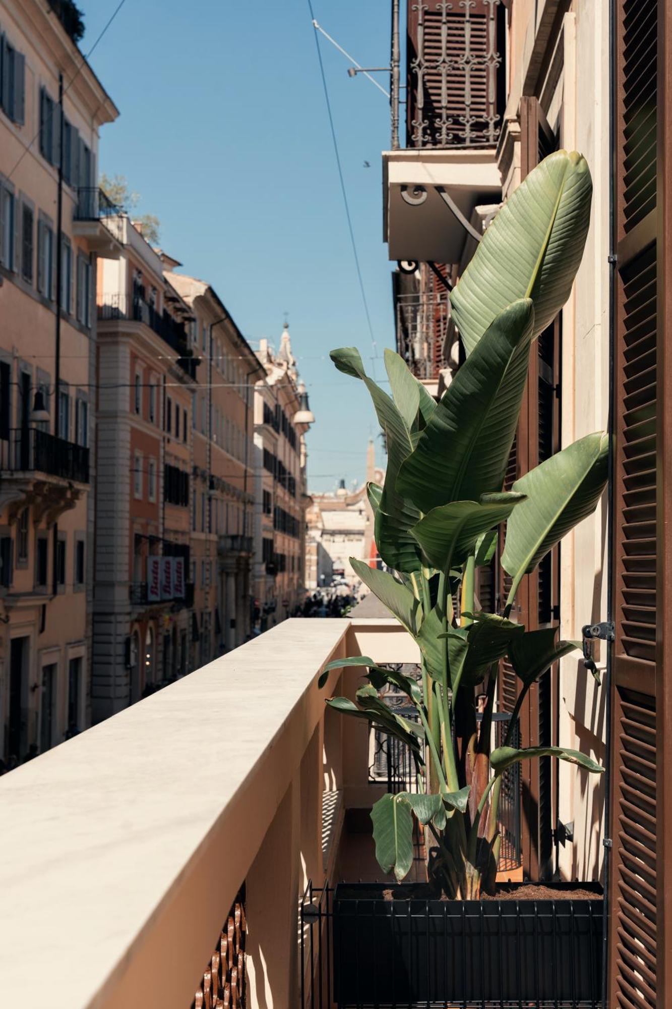 The Flow - Via Del Corso Rome