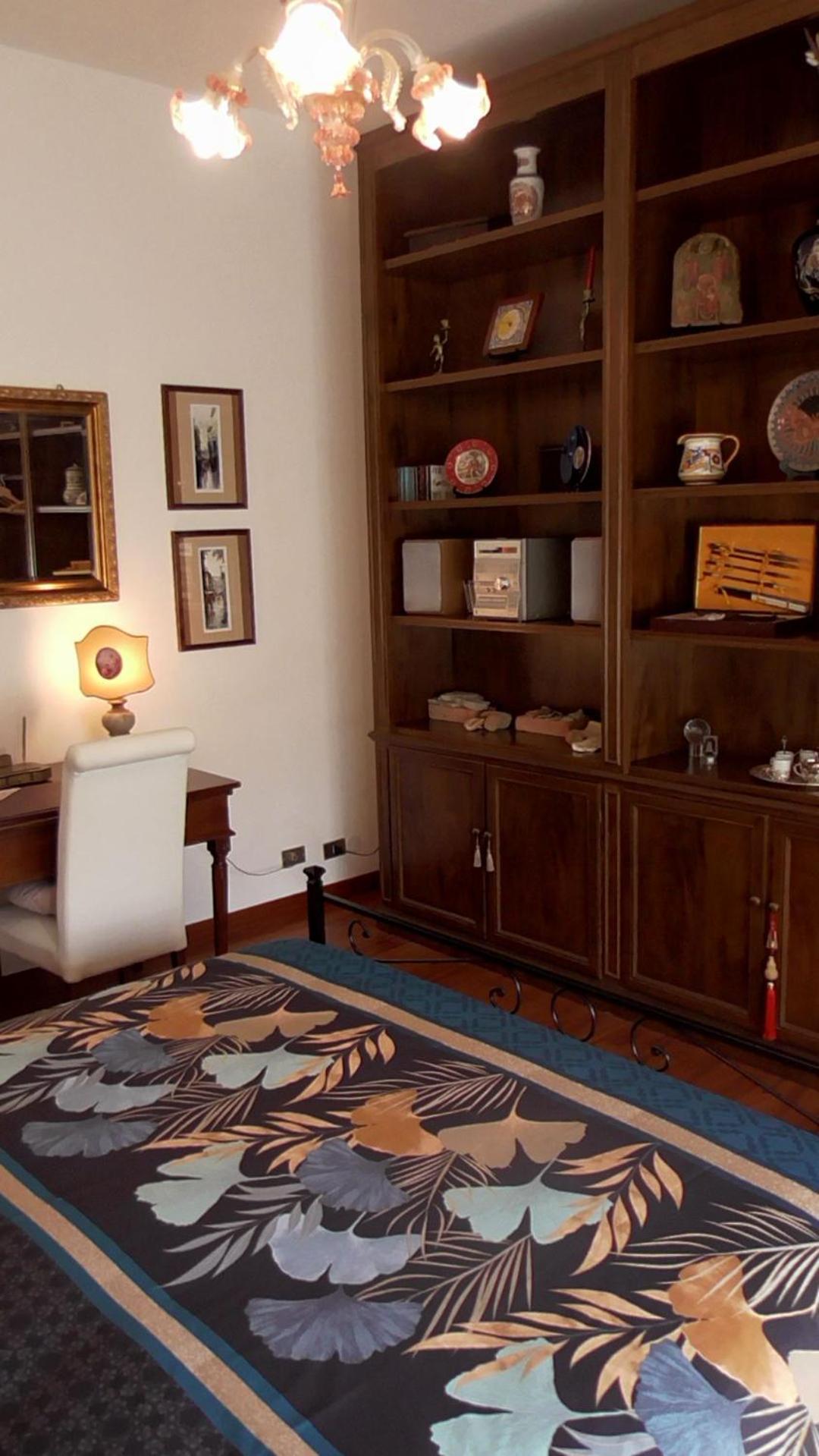 Italian Romance - A Fine In Apartment Rome