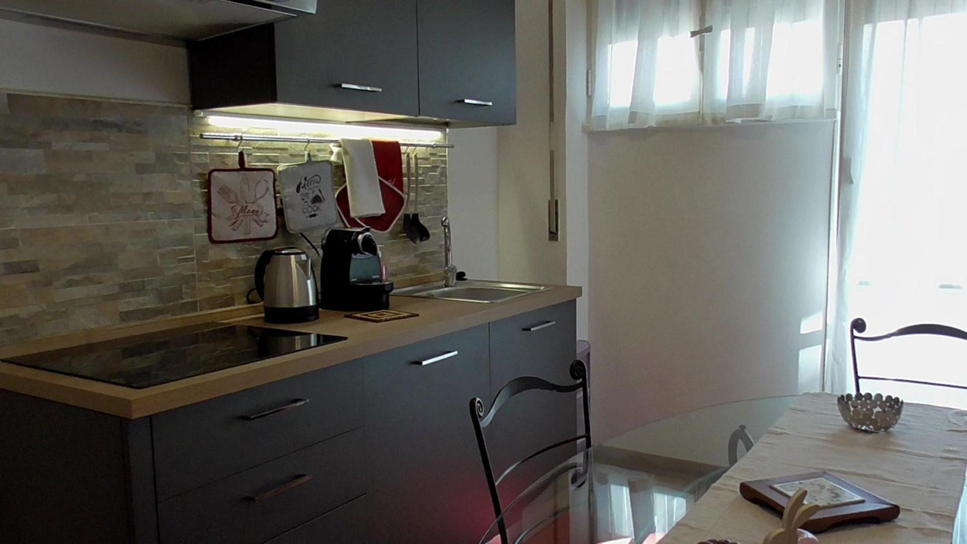 Italian Romance - A Fine In Apartment Rome