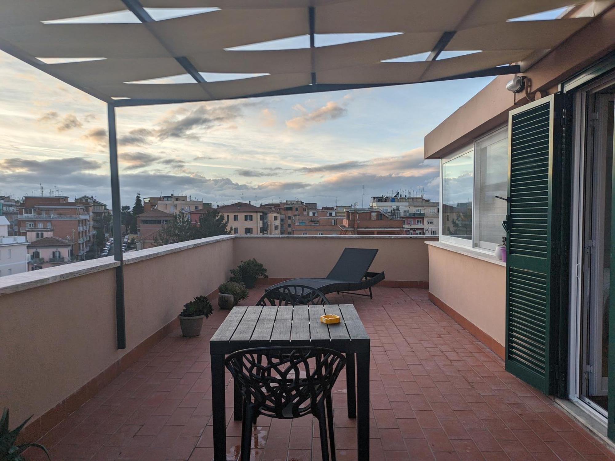 Appartement Casetta Sole, Superattico Con Terrazzo Vicino San Pietro, New *