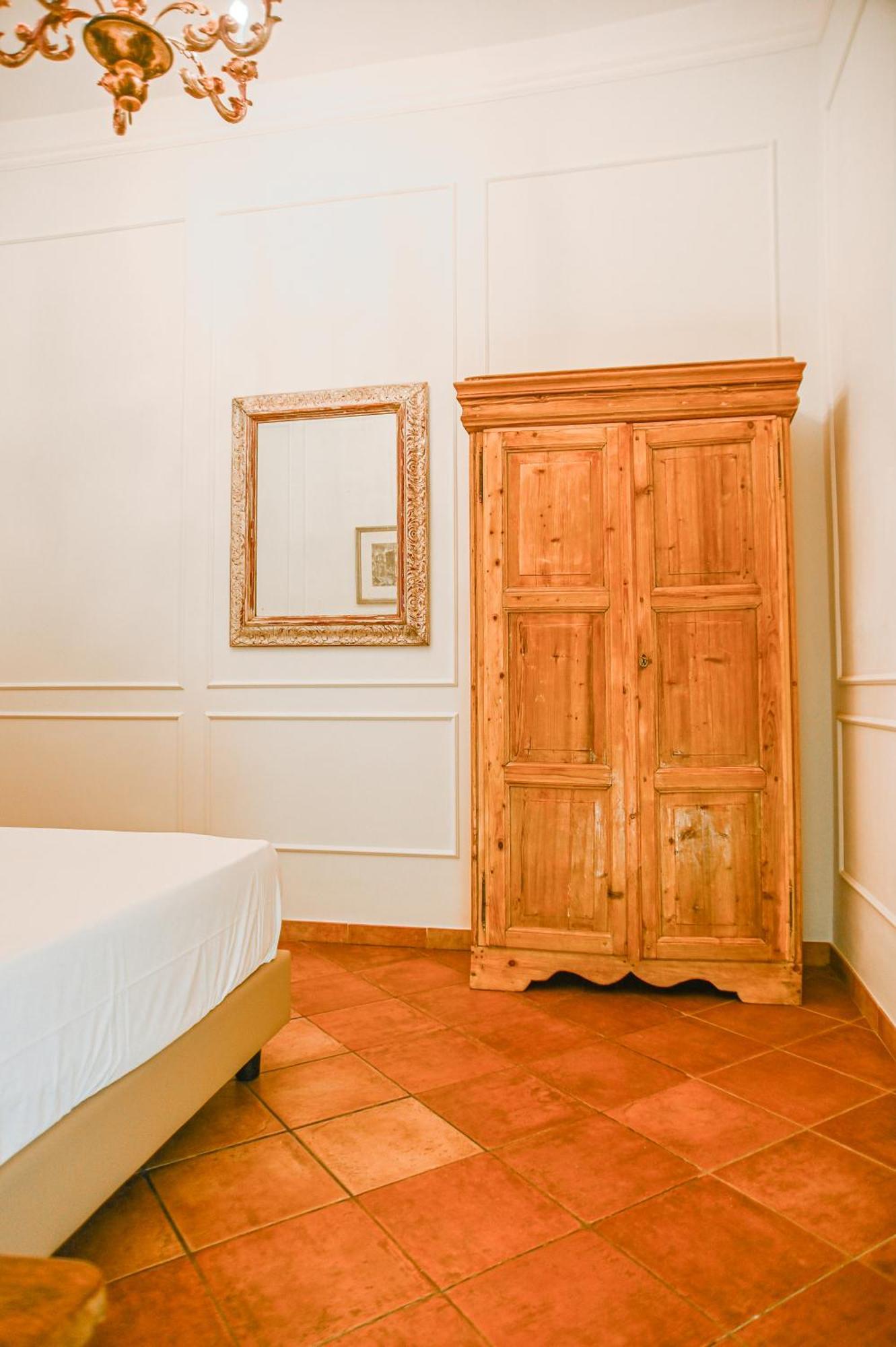 Feliz In Bed & Breakfast